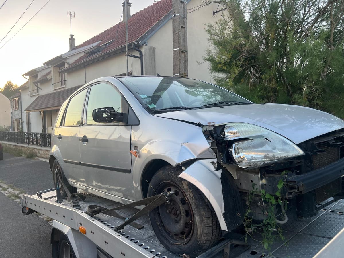 Épave enlevée par JLAUTO en Seine-et-Marne