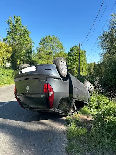 BMW accidentée sur le toit récupérée par JLAUTO pour recyclage dans le 77